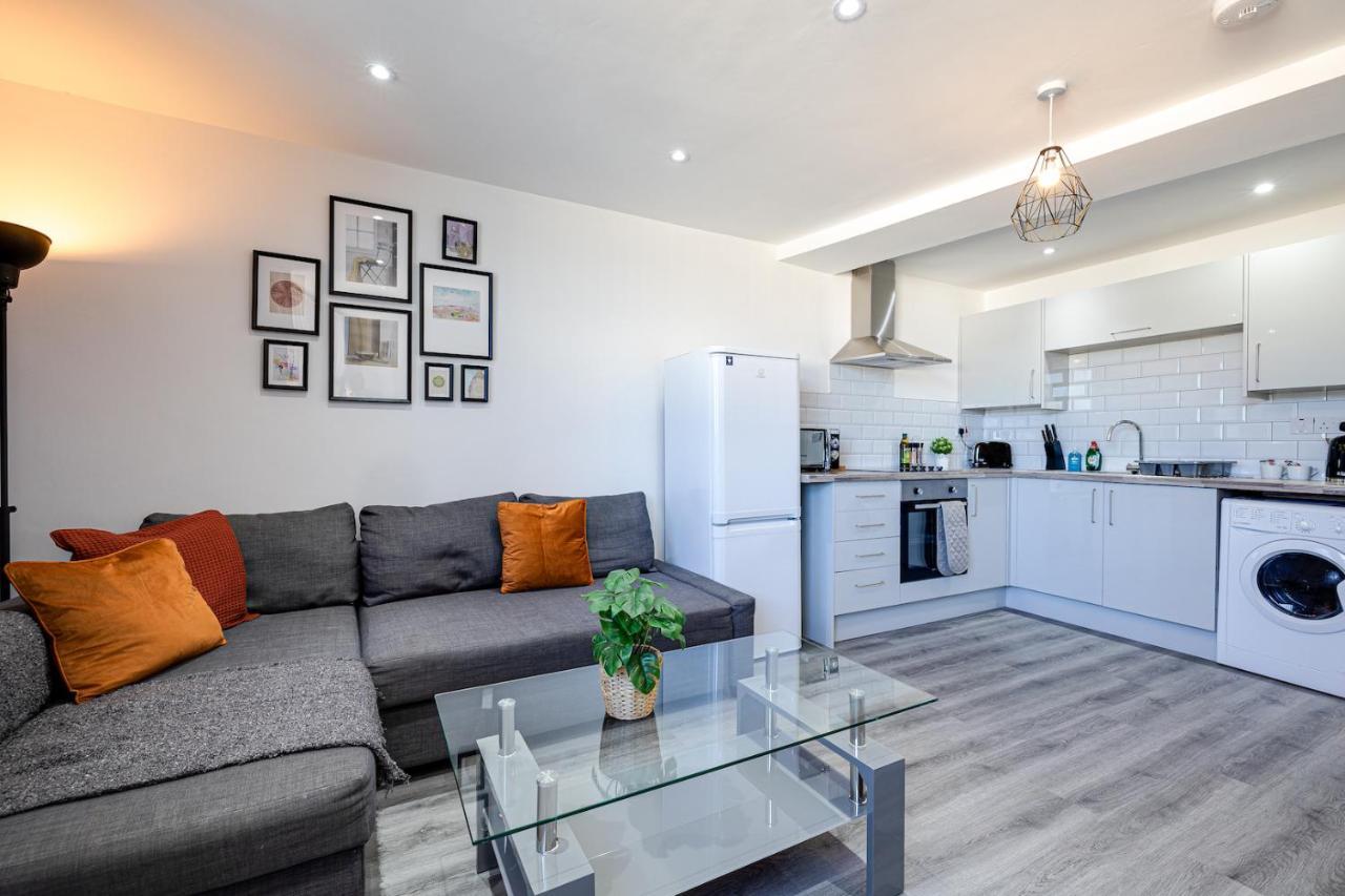 Stunning 1 Bed Apartment In The Heart Of Stockport Exterior photo